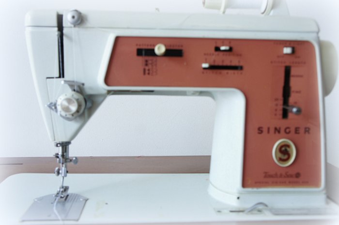 Singer Sewing Machine Model #626 in Wood Case