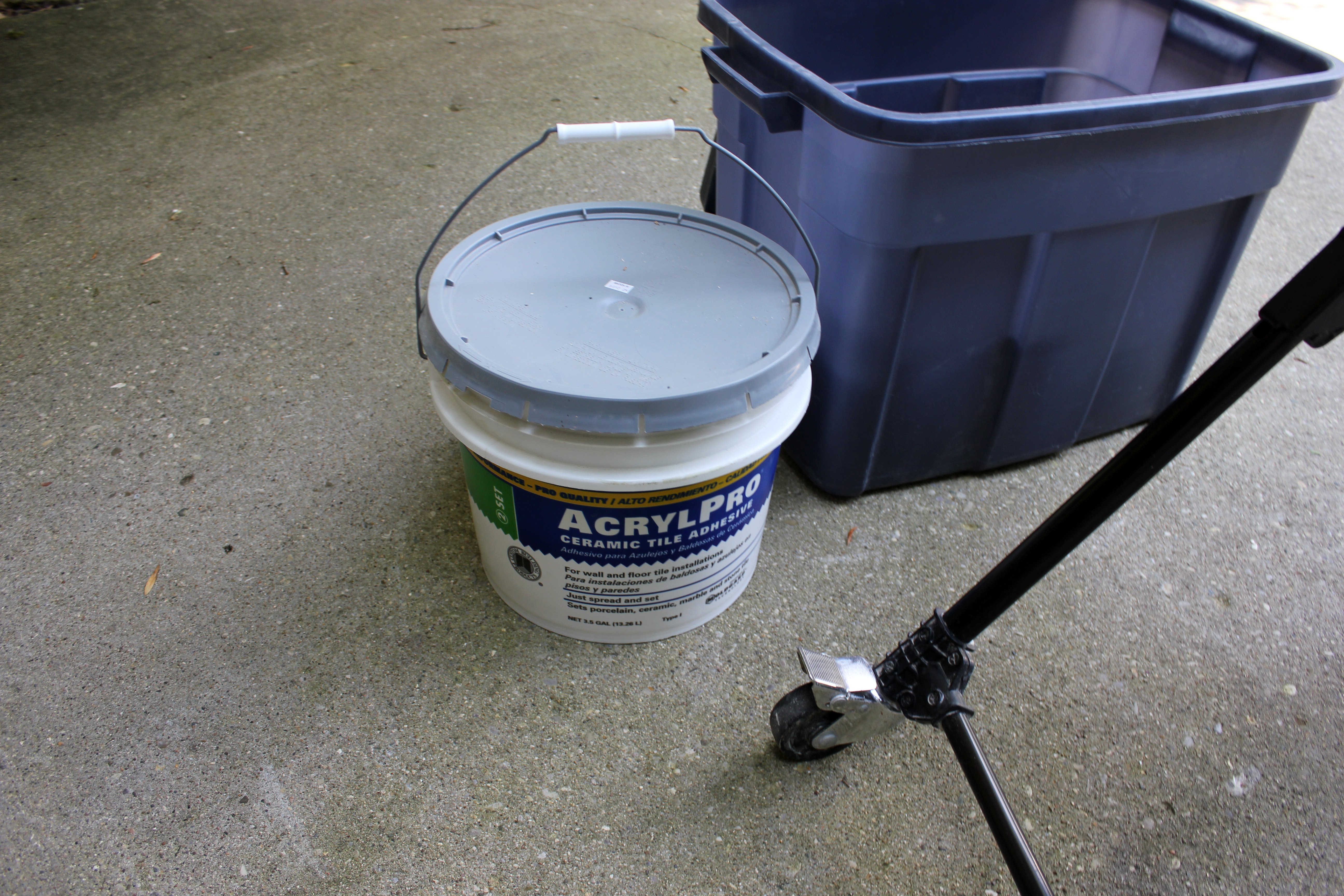 Husky Tile Stone Wet Laser Saw with Stand and Extras