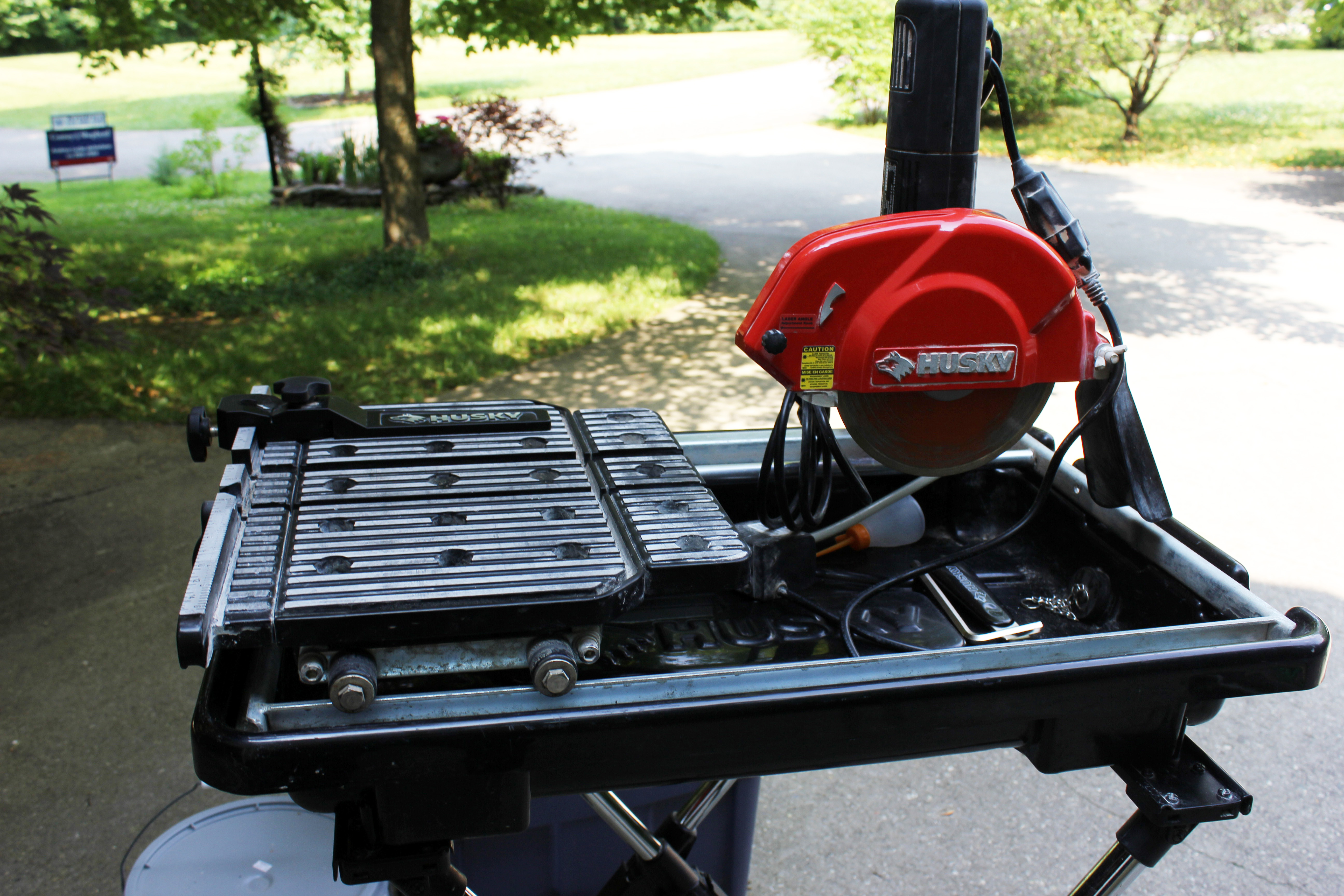 Husky Tile Stone Wet Laser Saw with Stand and Extras