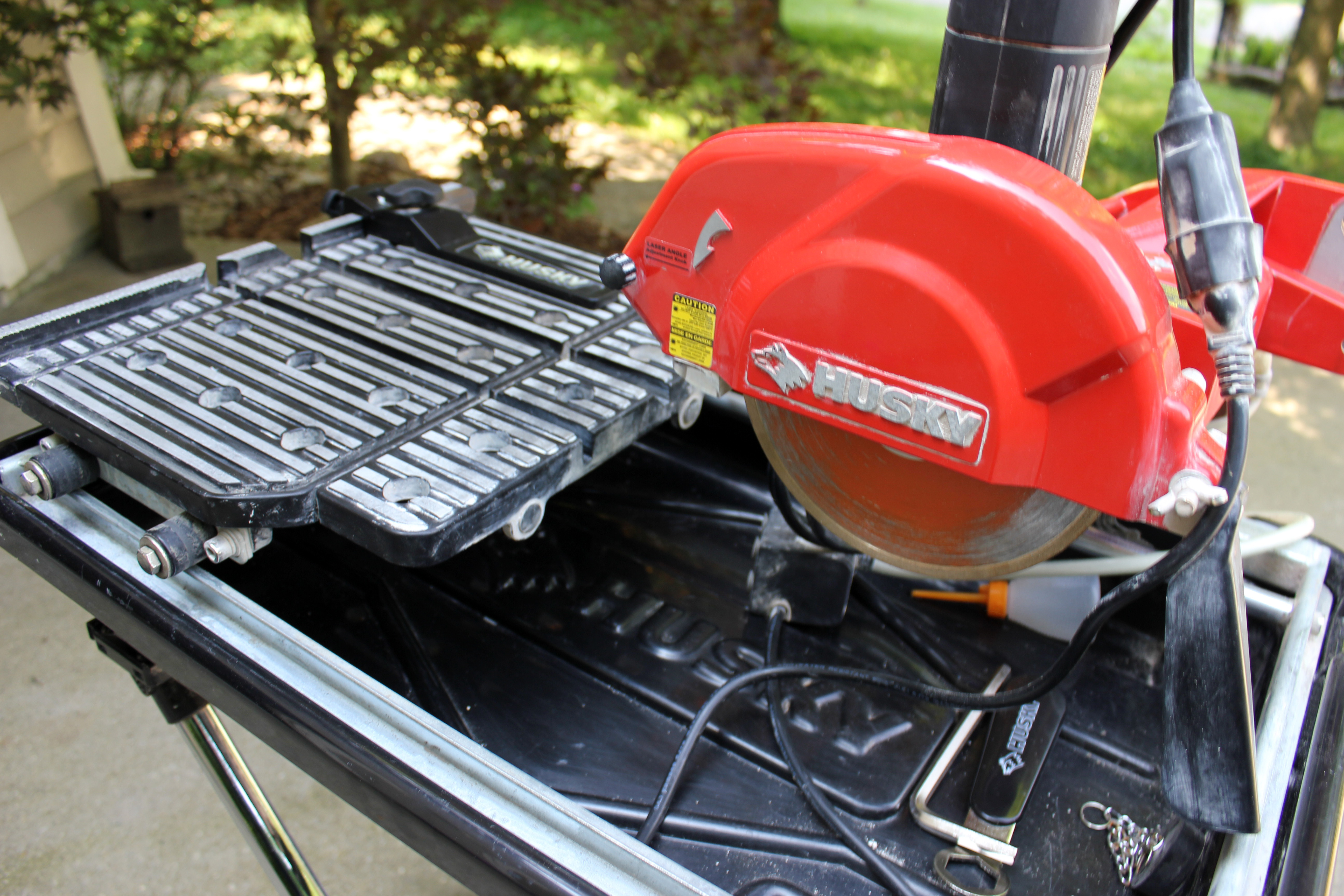 Husky Tile Stone Wet Laser Saw with Stand and Extras