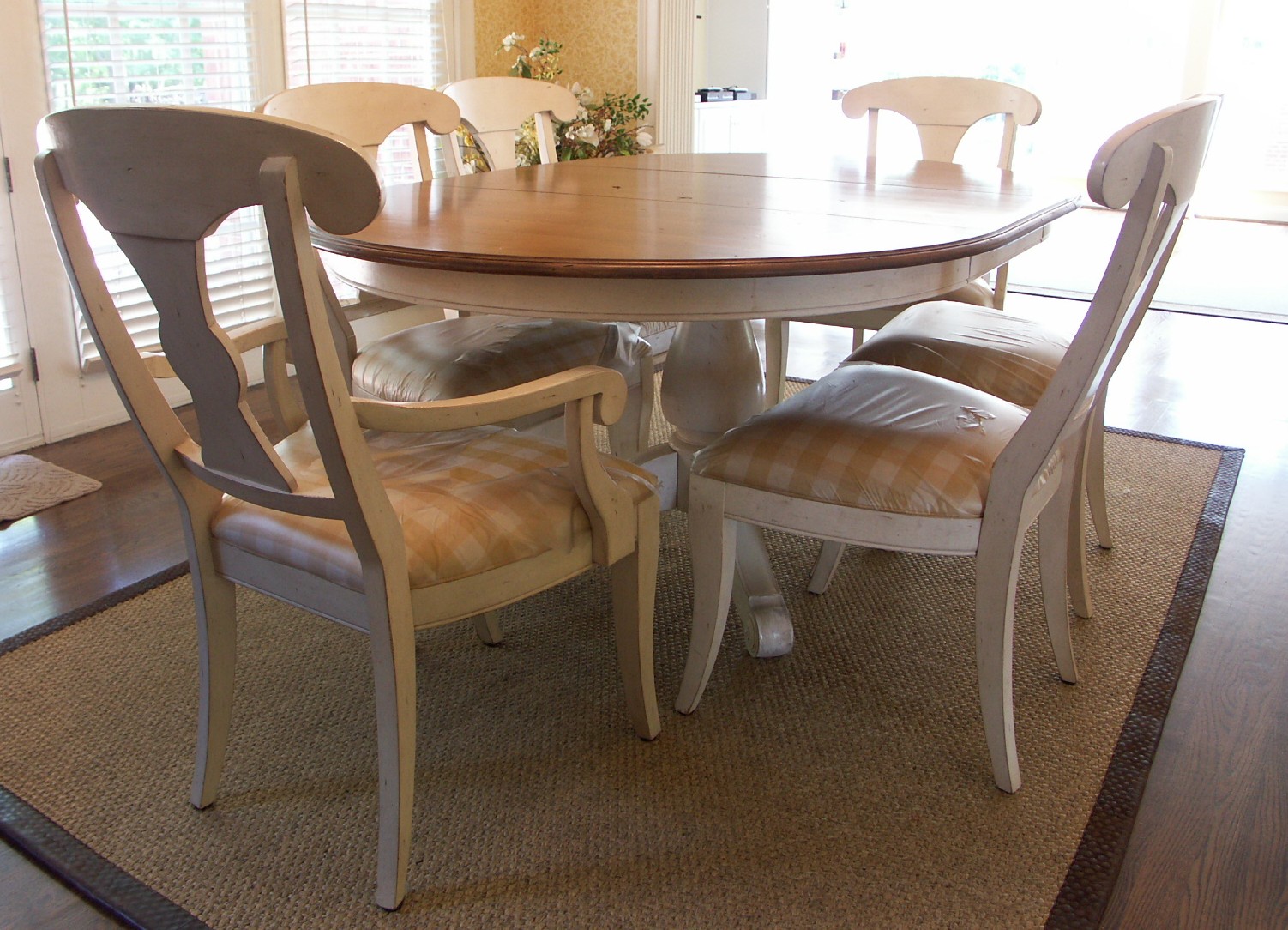 Ethan Allen Dining Table and Chairs