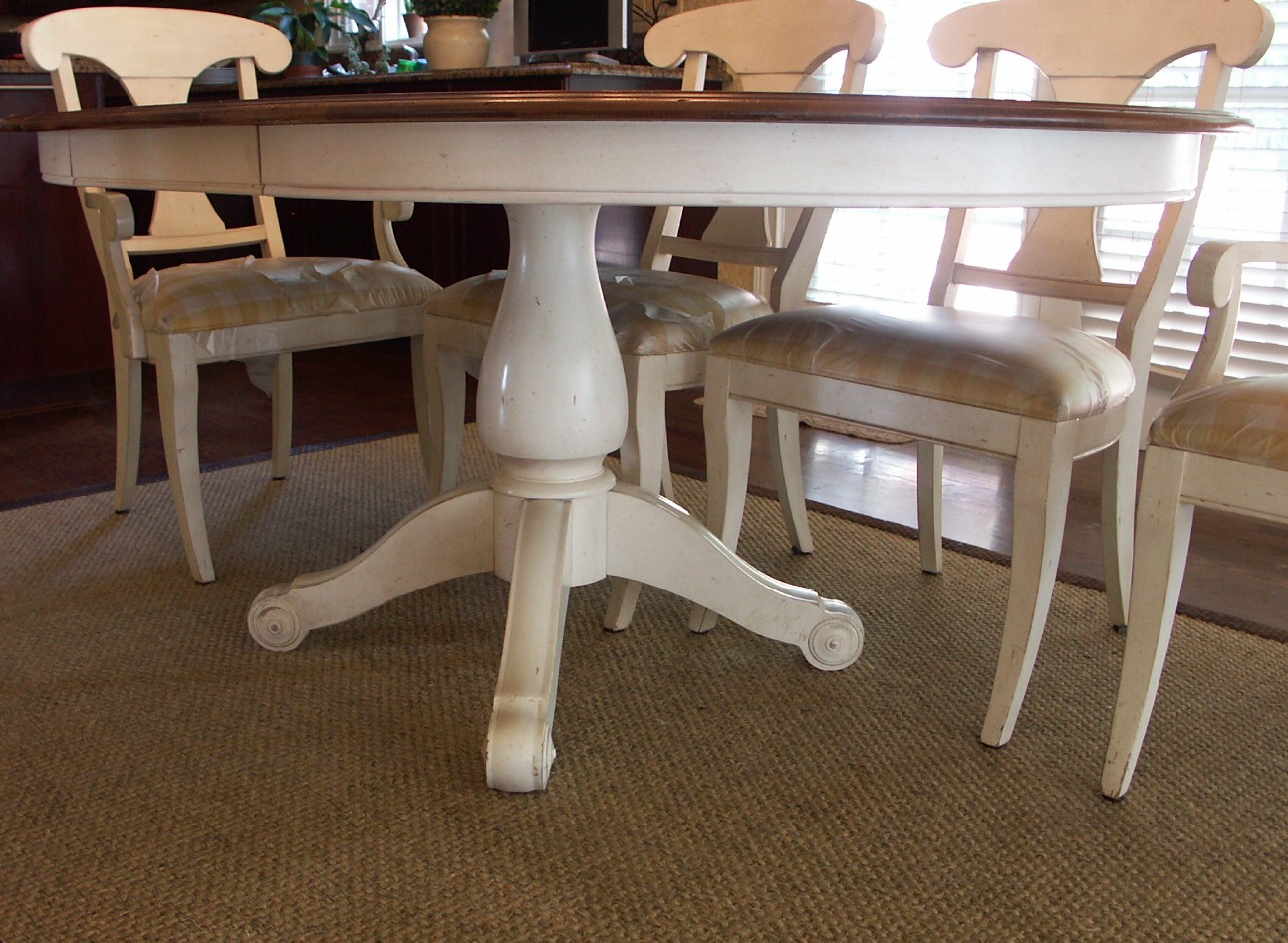 Ethan Allen Dining Table and Chairs