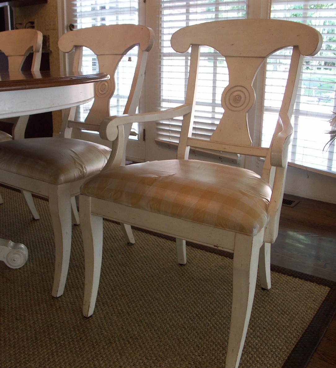 Ethan Allen Dining Table and Chairs