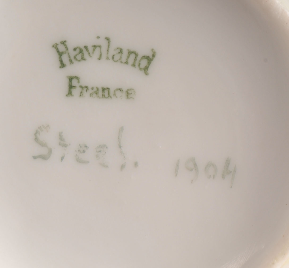 Four pretty vintage tea cup and saucers