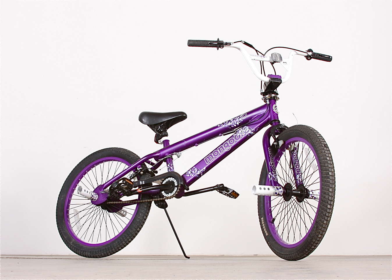 Mongoose 20" Girls' Freestyle Hoop D Bike 