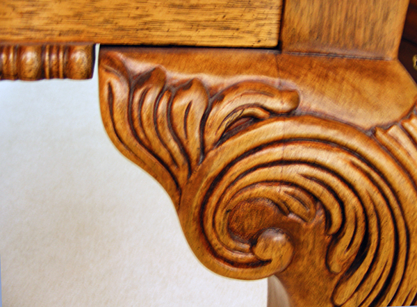 Thomasville "Mahogany Collection" Dining Room Table