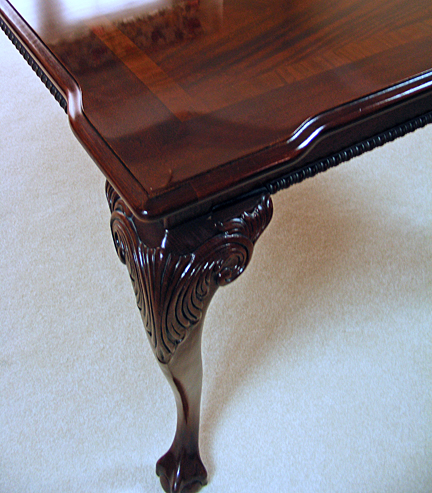 Thomasville "Mahogany Collection" Dining Room Table