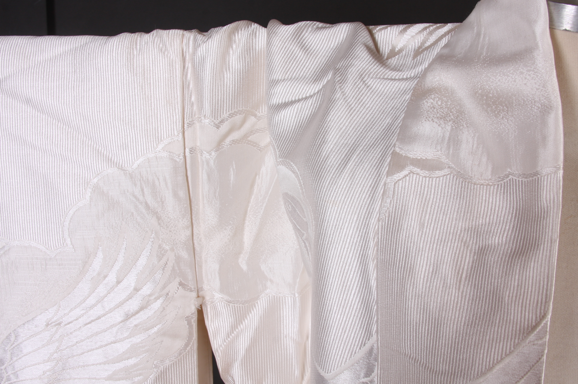 Japanese Shiromuku Wedding Kimono in Ivory damask depicting Cranes
