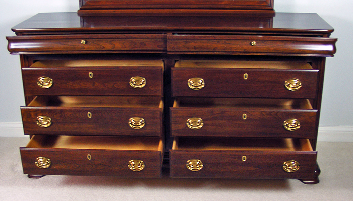 Jamestown Sterling Cherry Dresser with Mirror