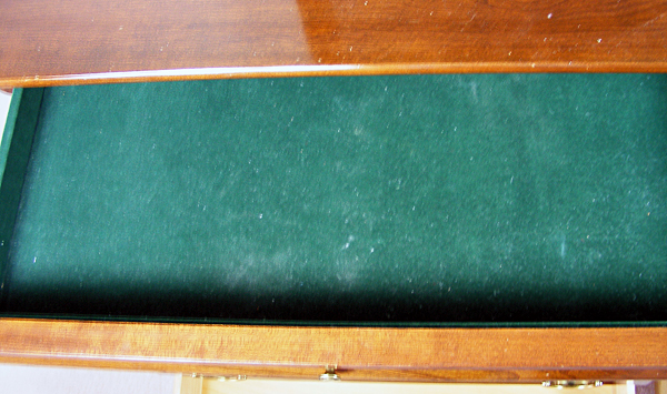 Jamestown Sterling Cherry Dresser with Mirror