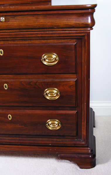 Jamestown Sterling Cherry Dresser with Mirror