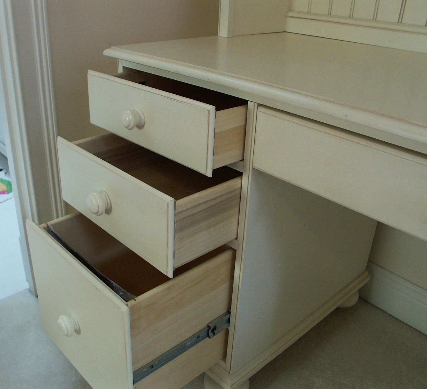Ethan Allen Antiqued White Desk/Hutch