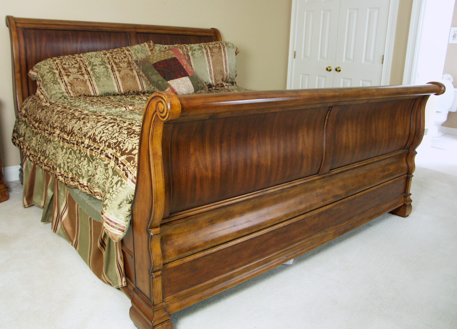Ethan Allen King Sleigh Bed