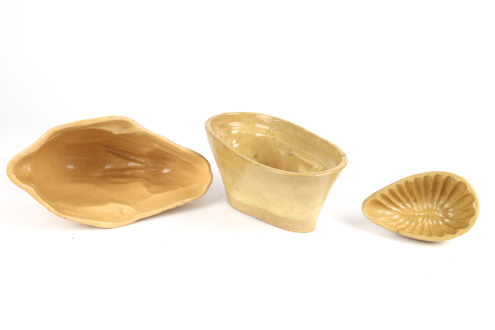 3 Yellow Ware Oval Molds RABBIT FROG & 1 Signed ROCK