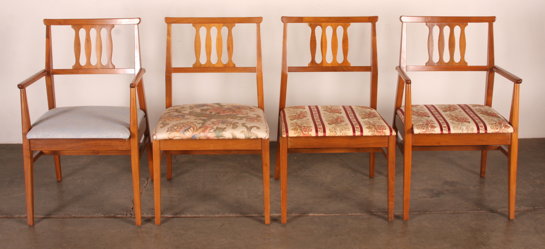 Tung Si Mid Century Table and Four Chairs