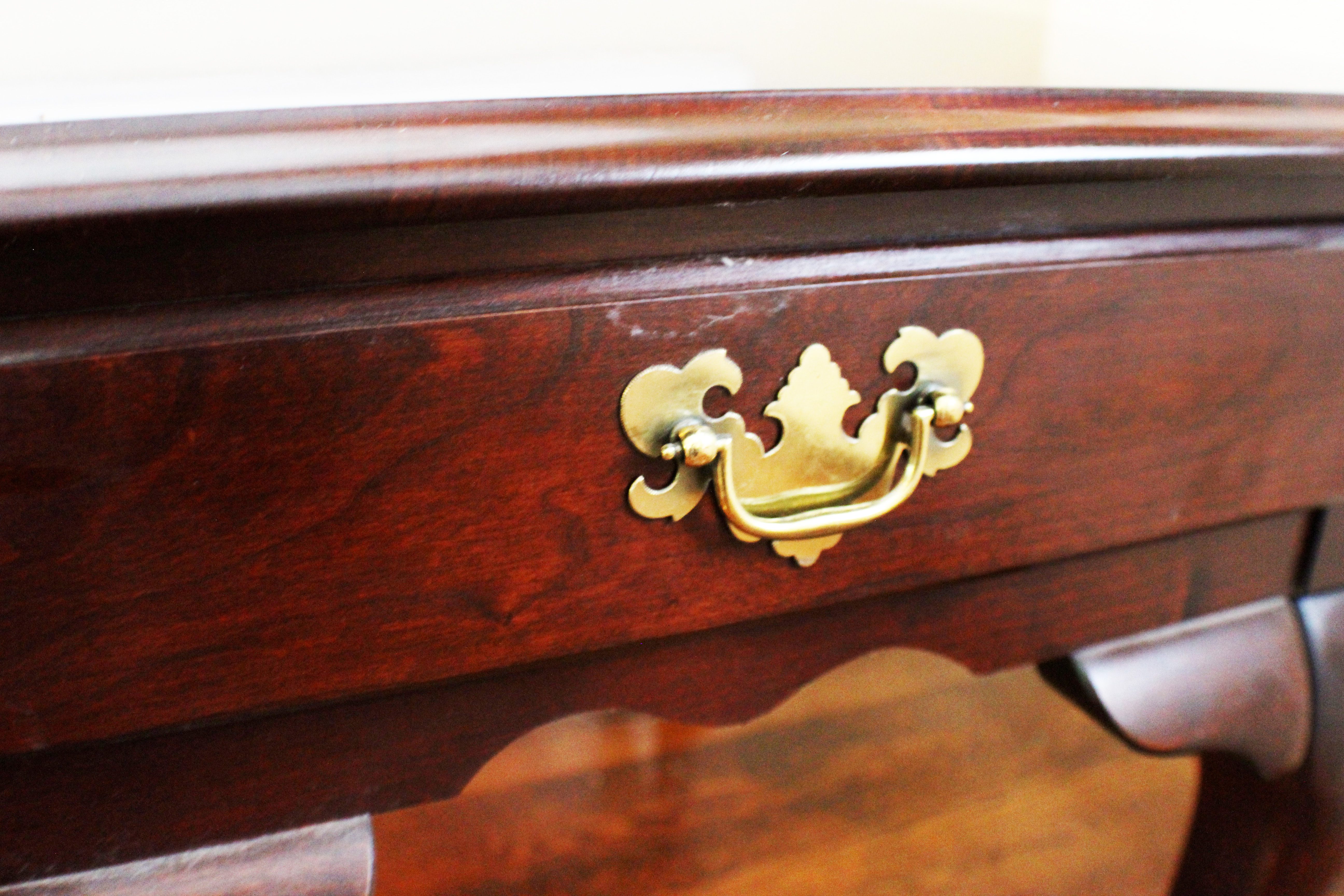 Wooden Queen Anne Style End Table 