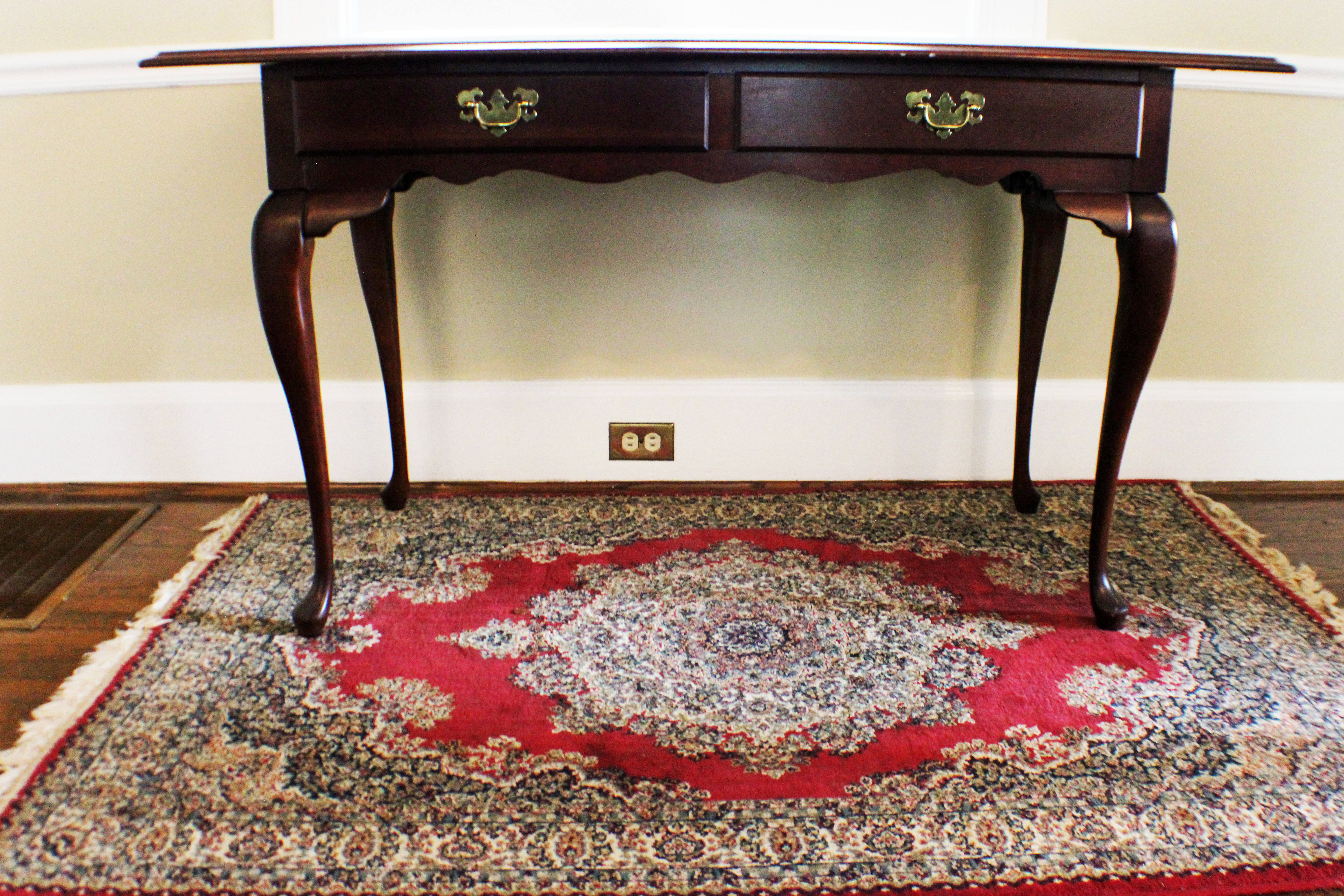 Queen Anne Style Sofa Table 