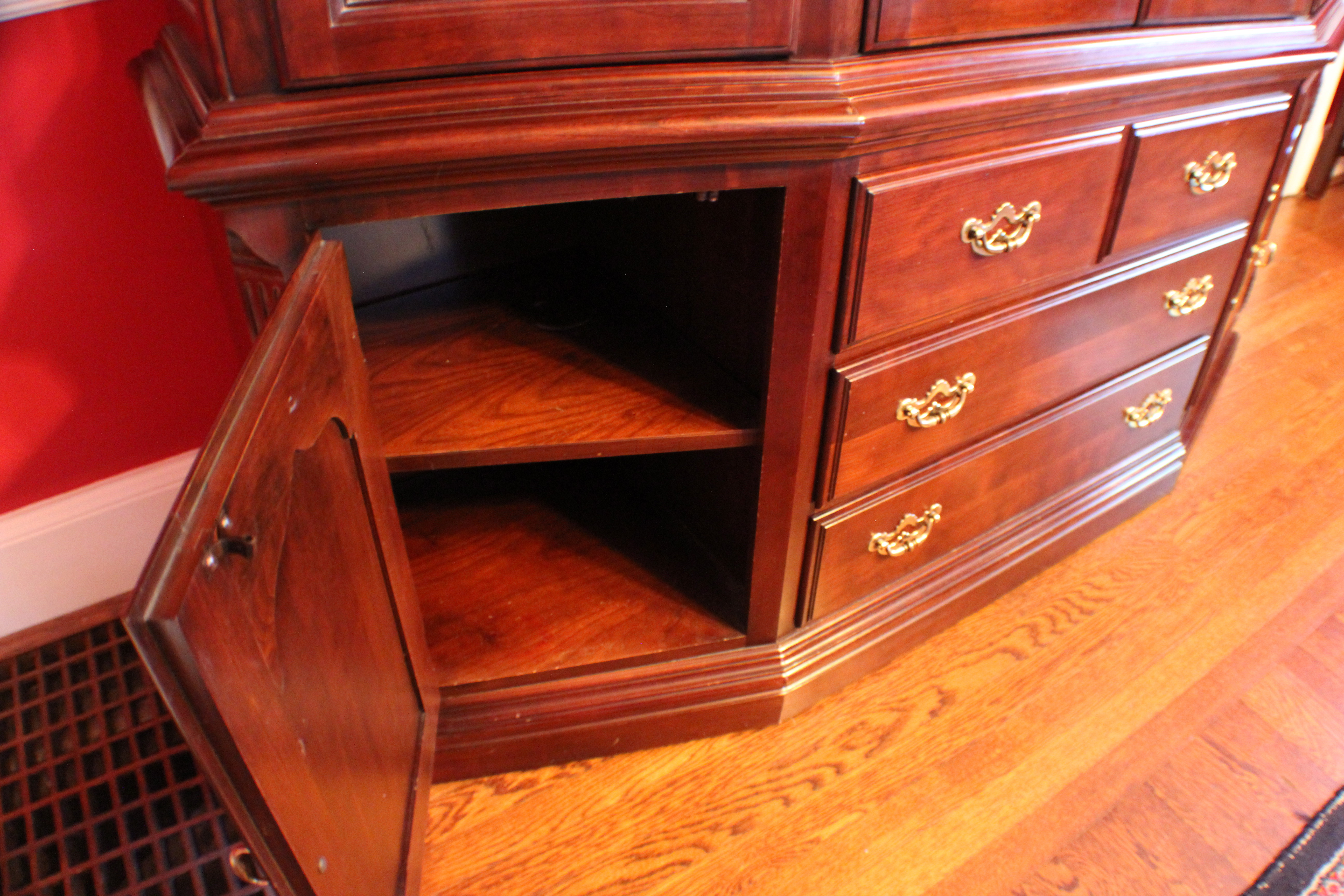 Thomasville Cherry Hutch China Cabinet