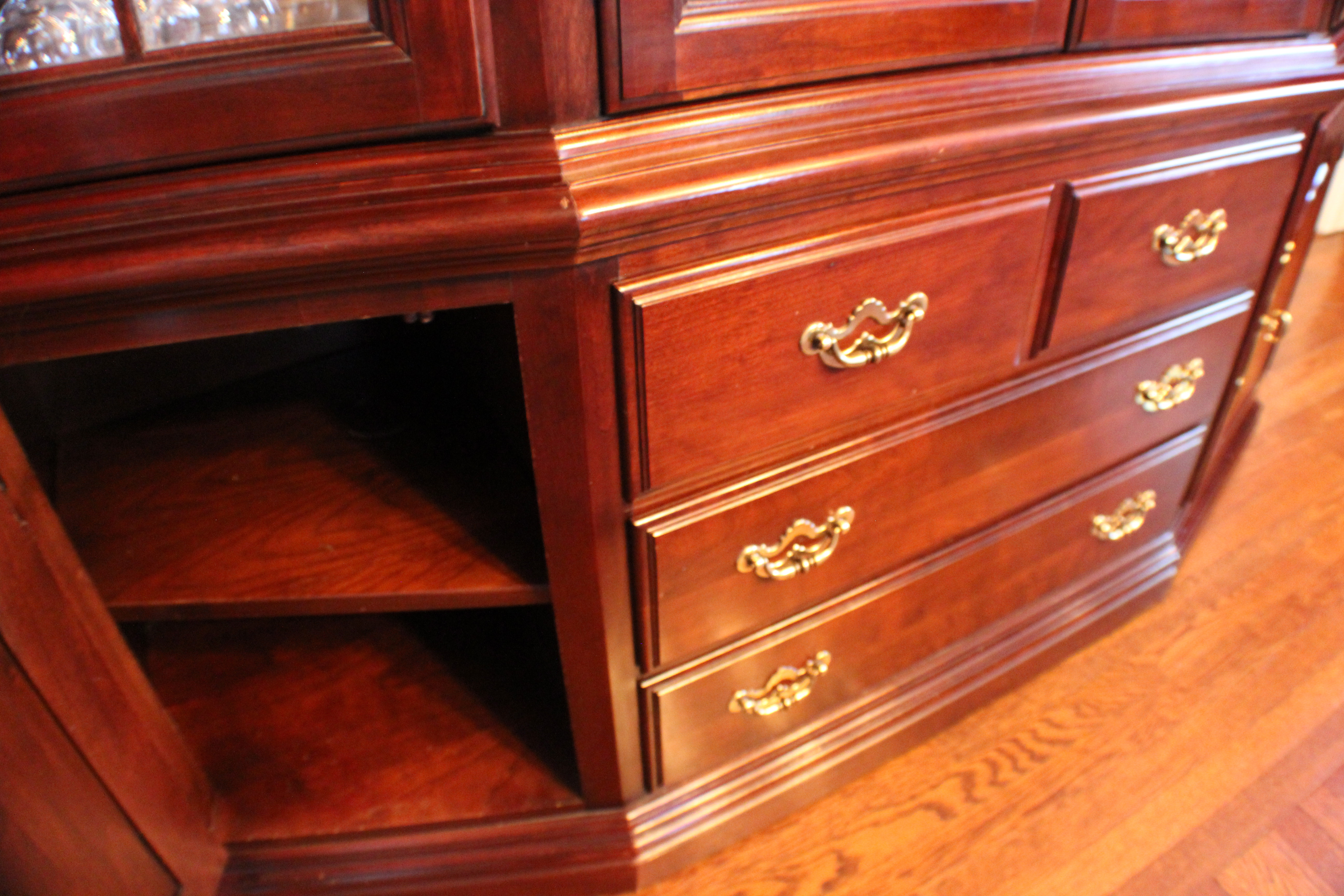 Thomasville Cherry Hutch China Cabinet