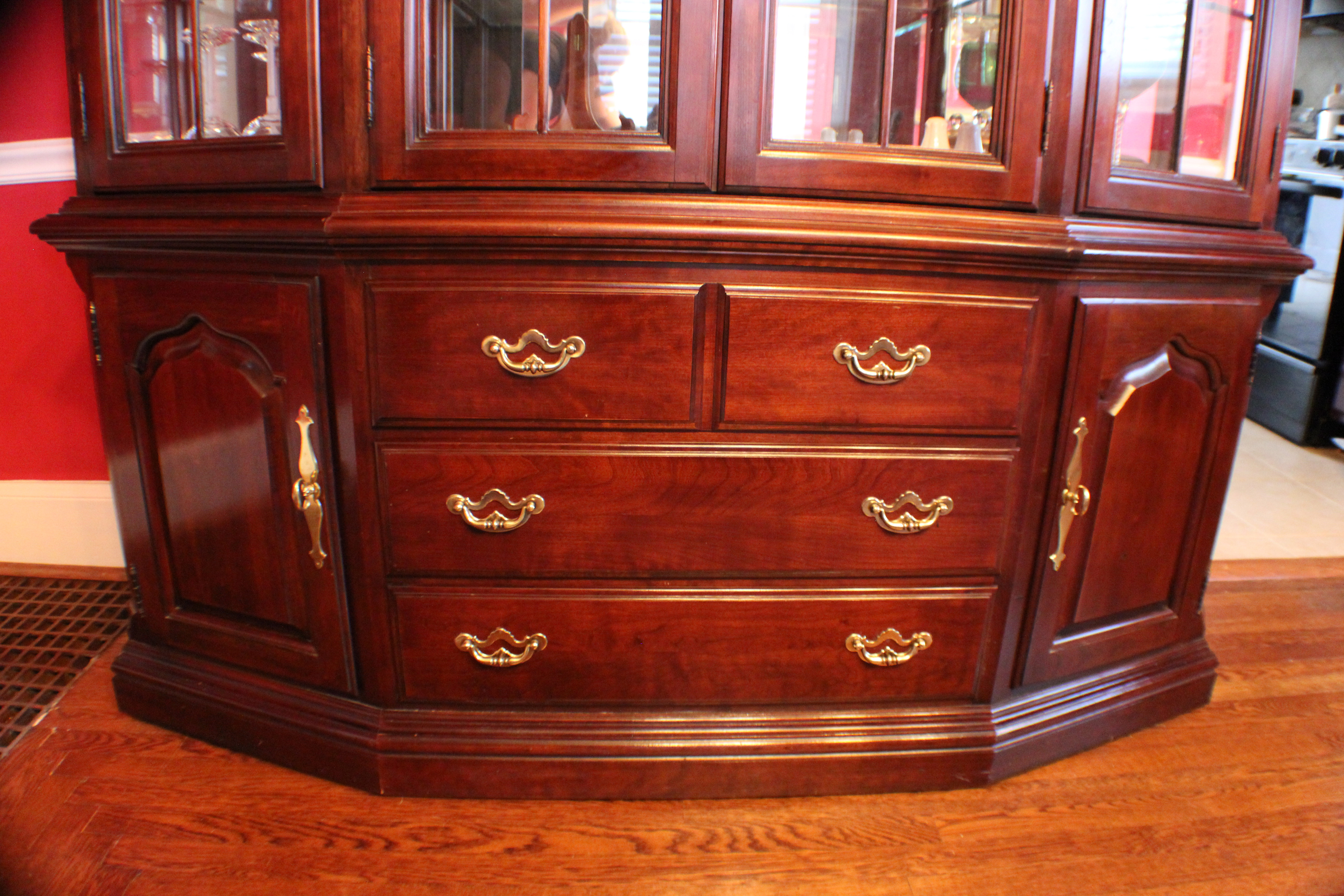 Thomasville Cherry Hutch China Cabinet