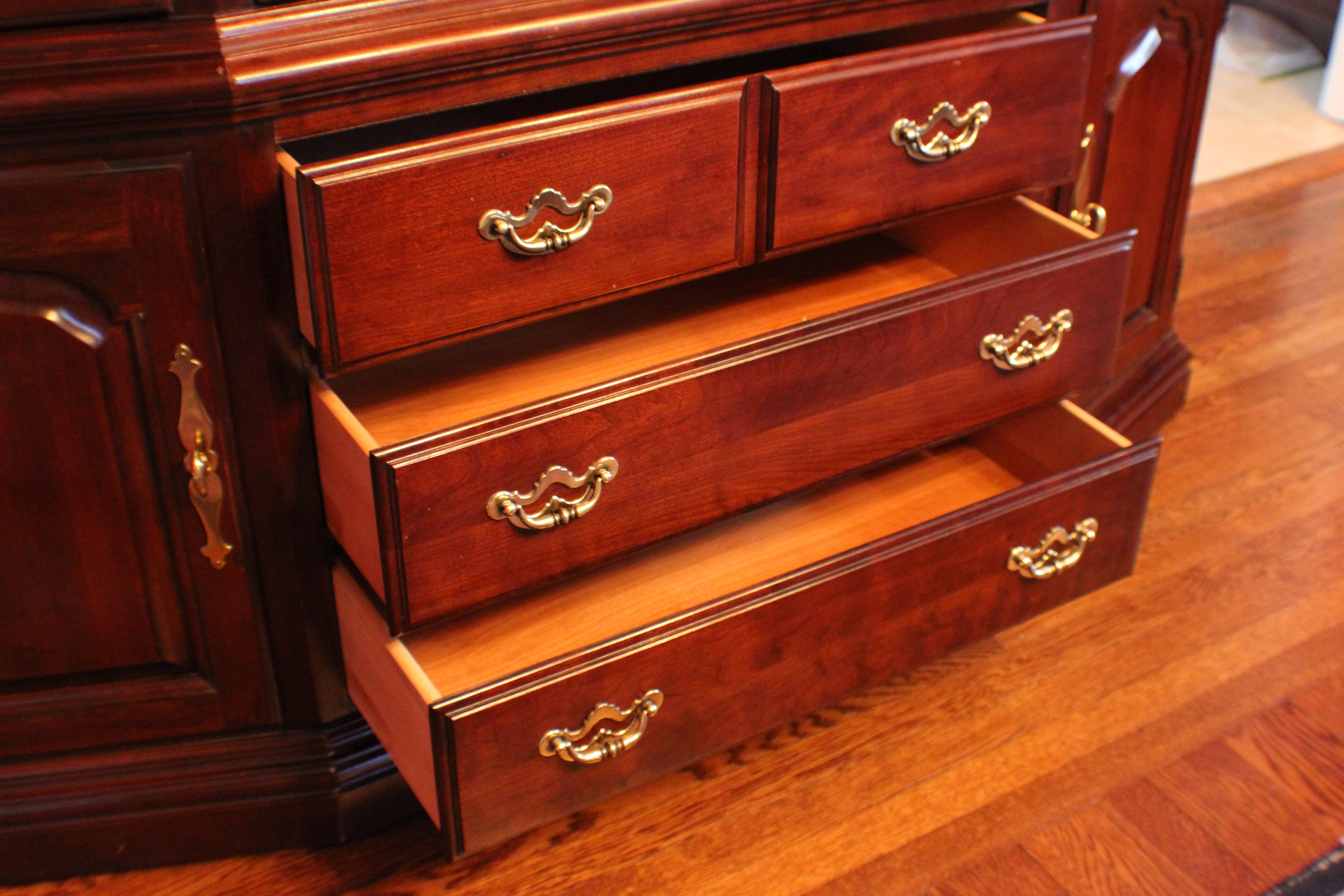 Thomasville Cherry Hutch China Cabinet