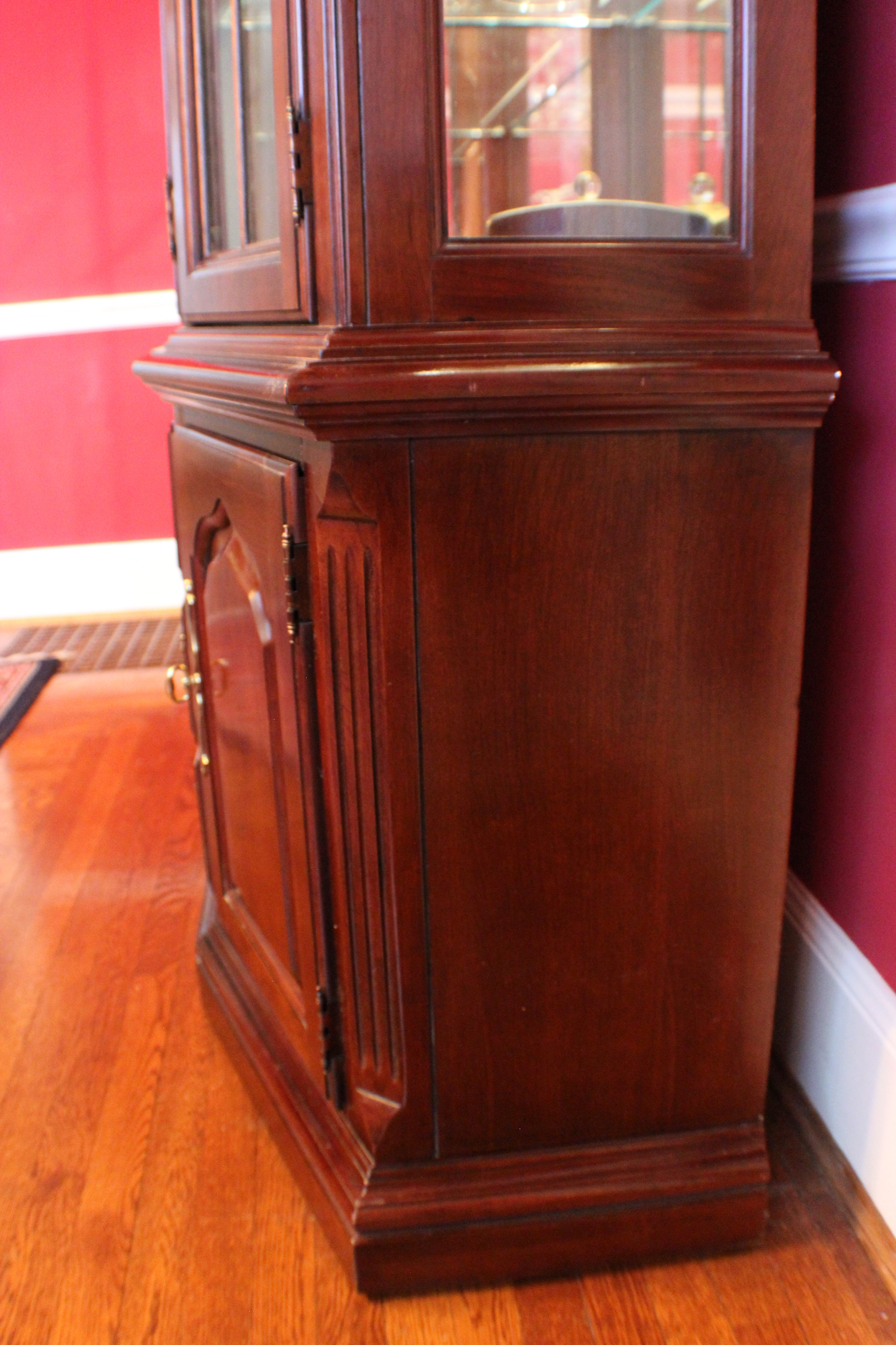 Thomasville Cherry Hutch China Cabinet