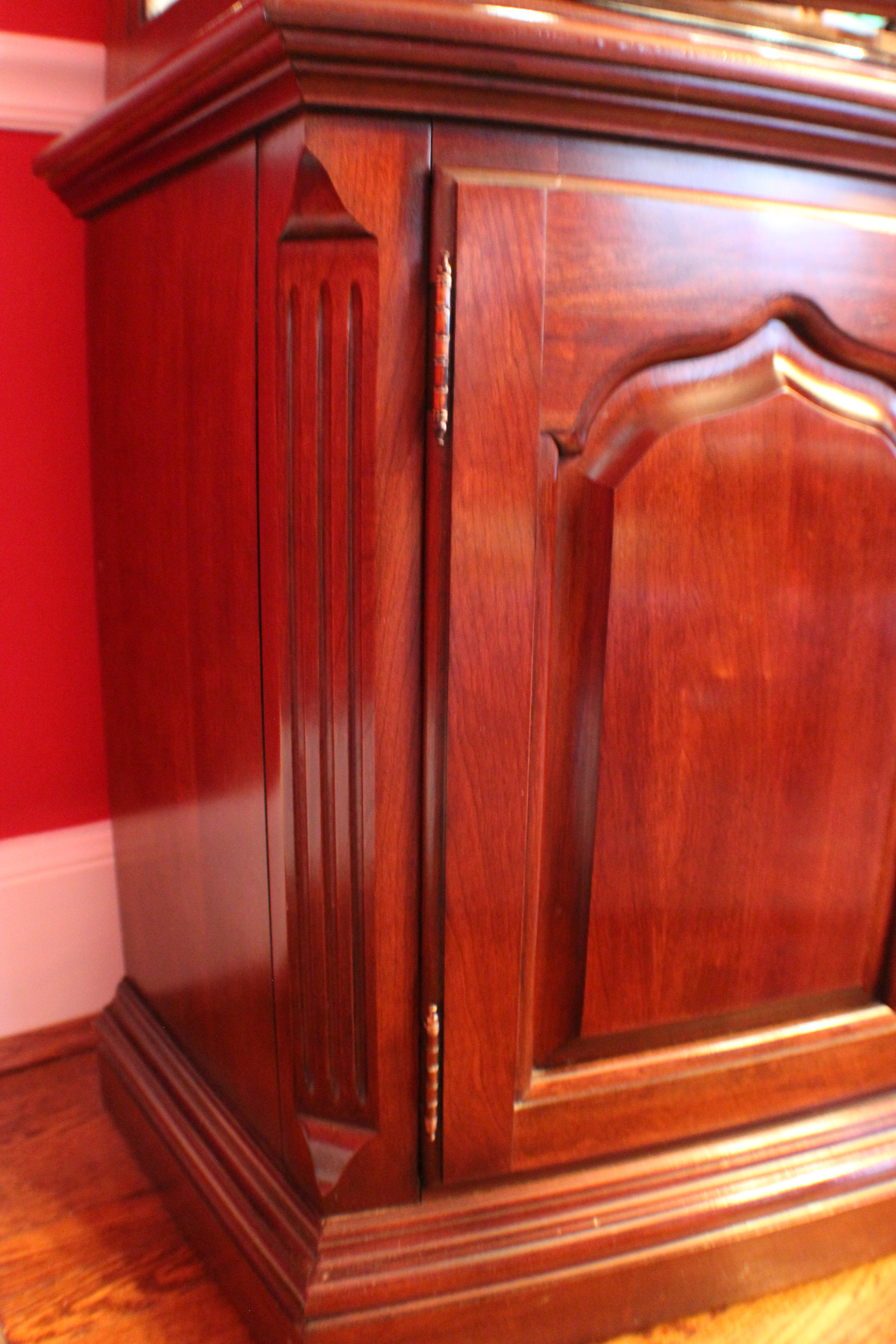 Thomasville Cherry Hutch China Cabinet