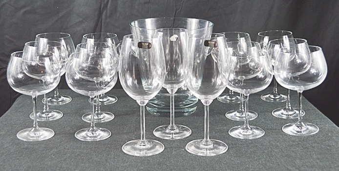 15 Crystal Wine Glasses and a Wine Bucket