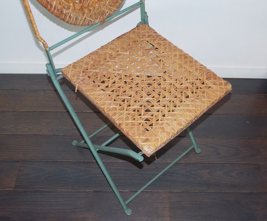 Vintage Heart Shaped Rattan Folding Chiar