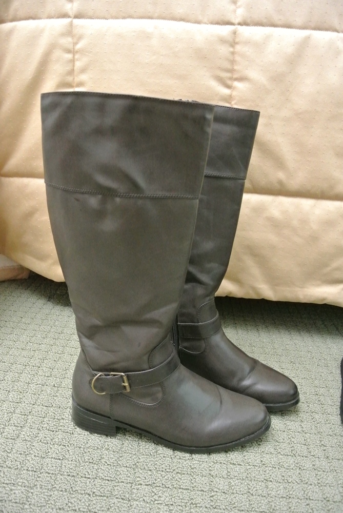 Wonderful Ladies Size 8M Boots