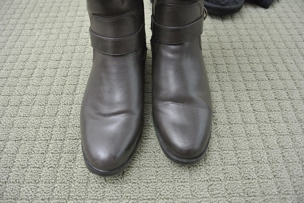 Wonderful Ladies Size 8M Boots