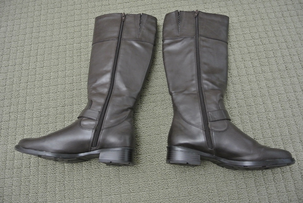 Wonderful Ladies Size 8M Boots