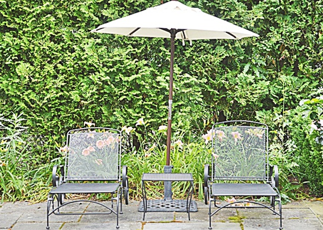 Iron Patio Furniture with Umbrella Set