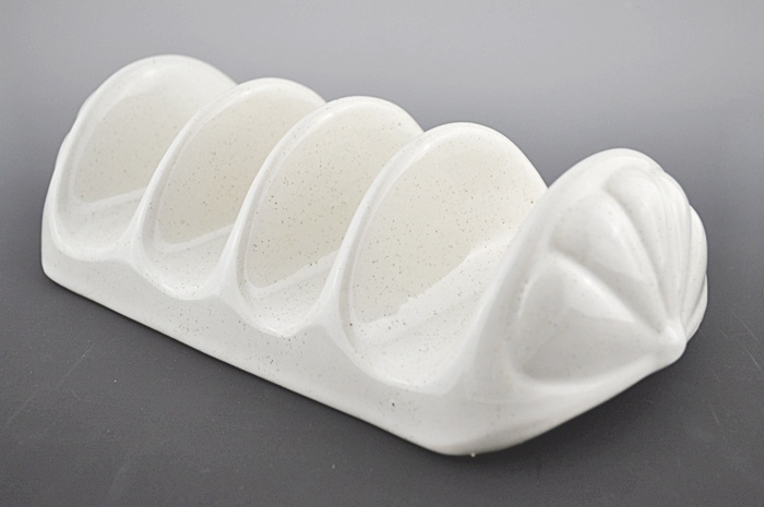 Assortment of Useful Kitchen Items