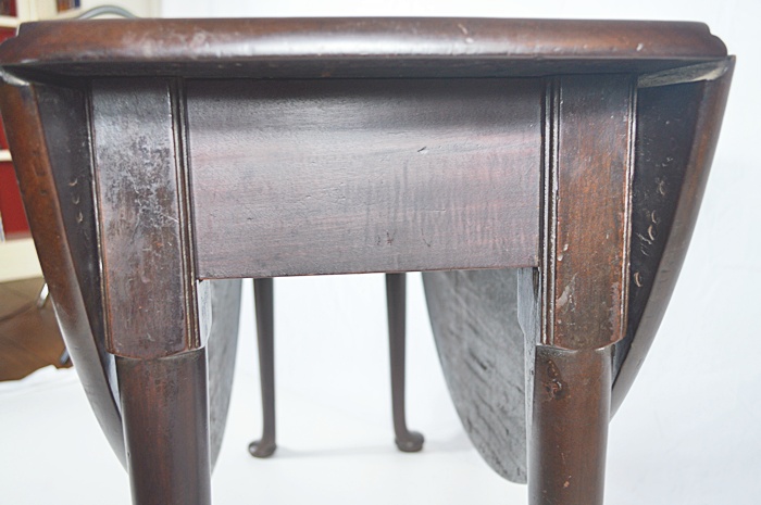 English Walnut Queen Anne Drop Leaf Table