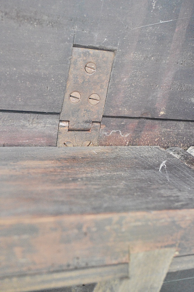 English Walnut Queen Anne Drop Leaf Table