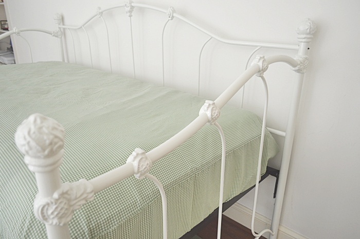 White Painted Iron Daybed