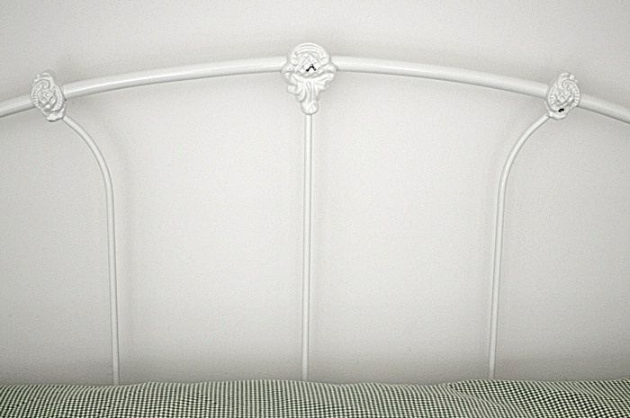White Painted Iron Daybed