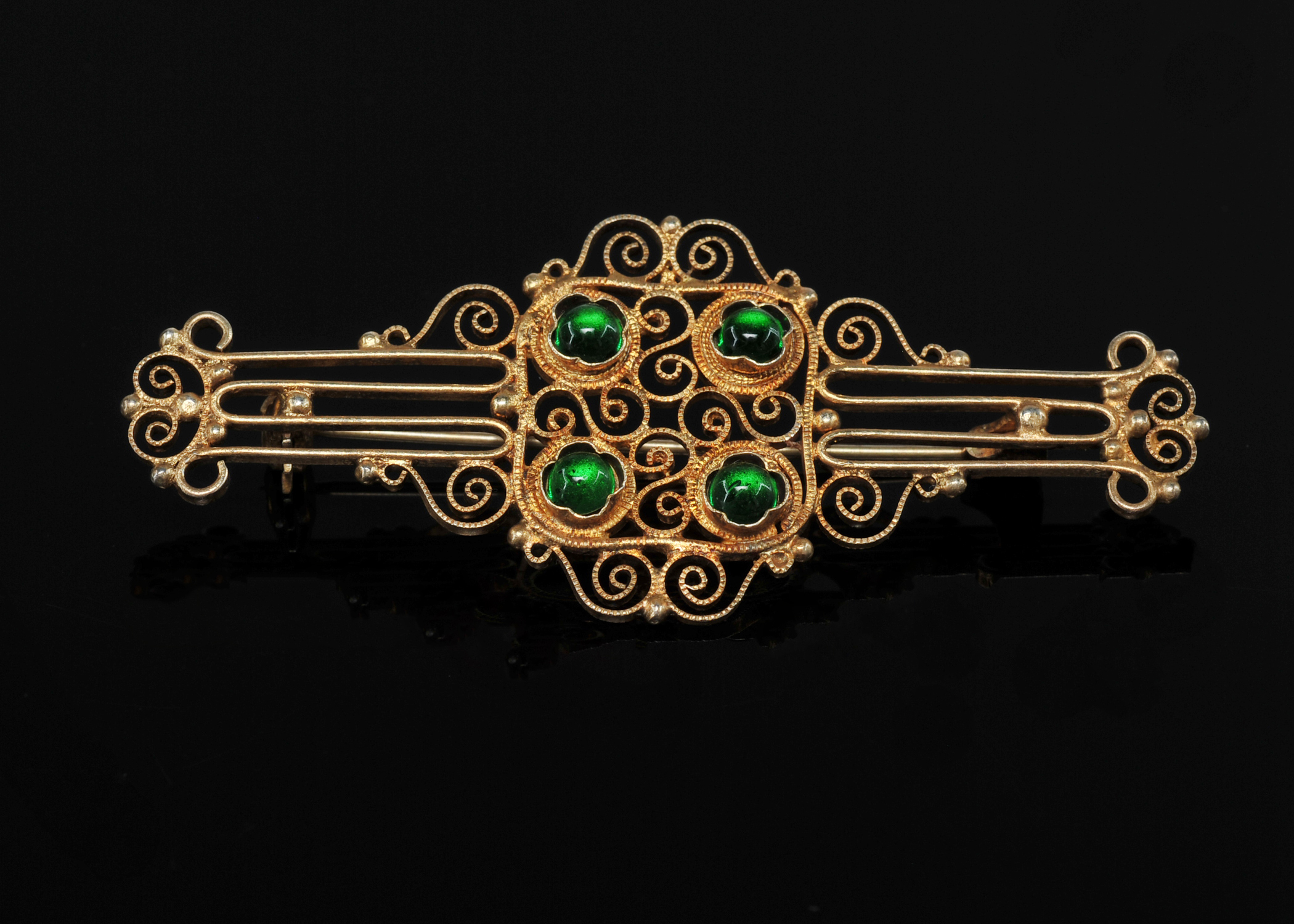 Victorian filigree wire brooch 