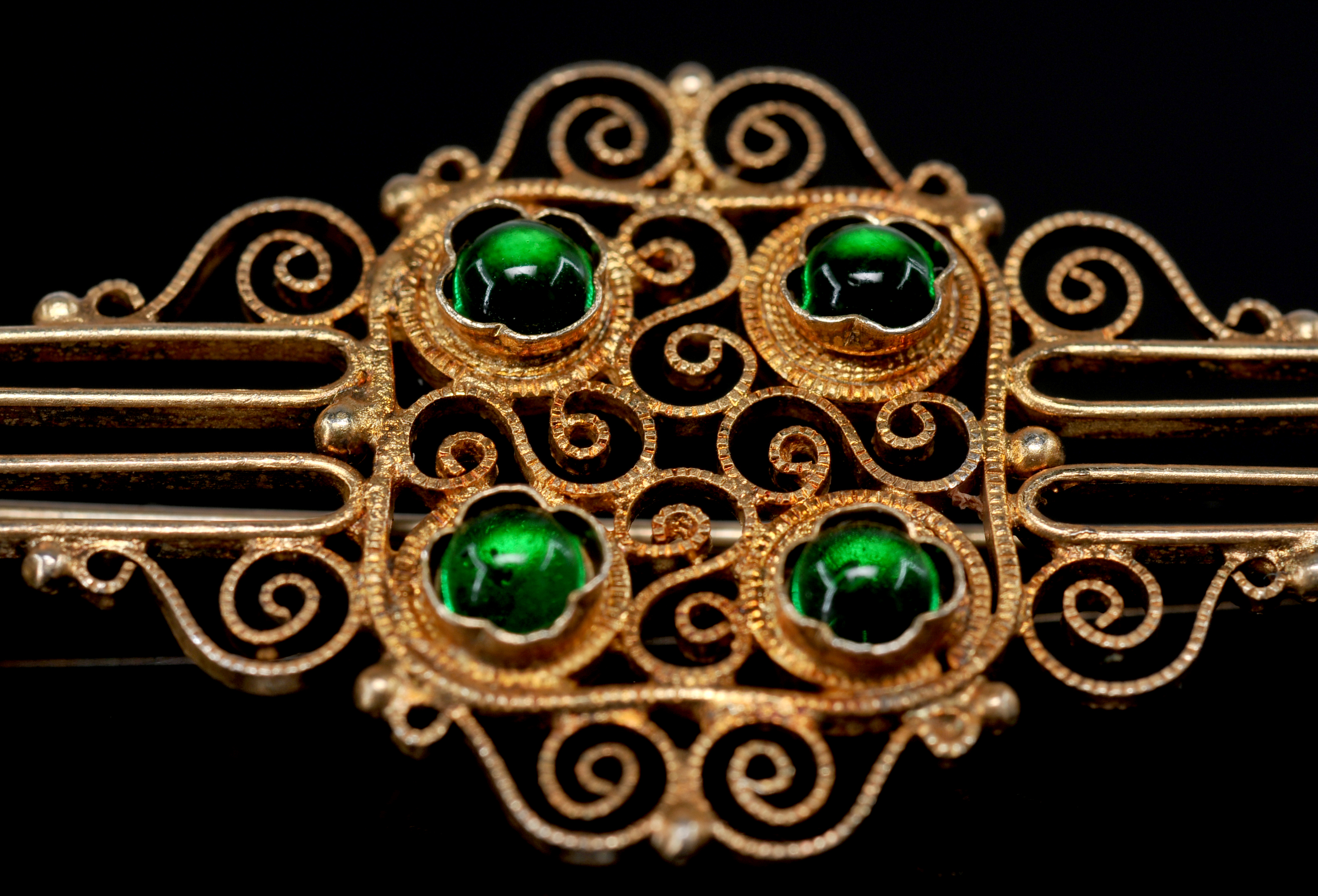 Victorian filigree wire brooch 