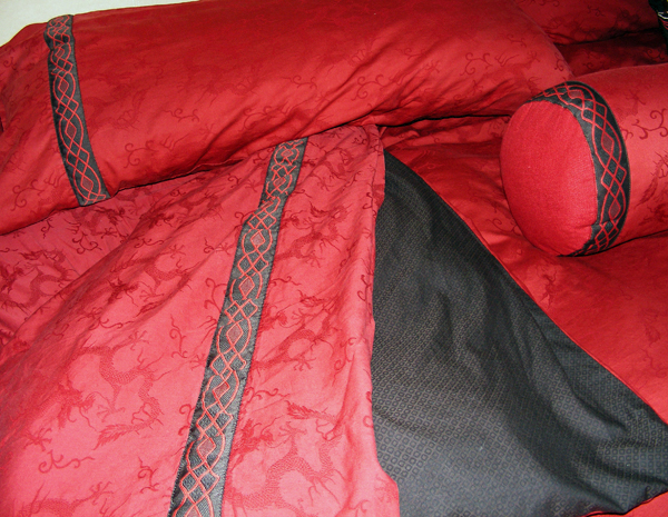 Natori "Dynasty" Bedding Ensemble