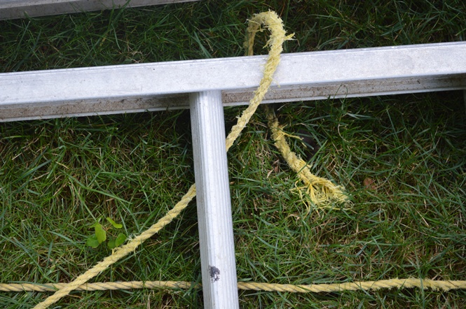 Metal Extension Ladders with Cross Bar