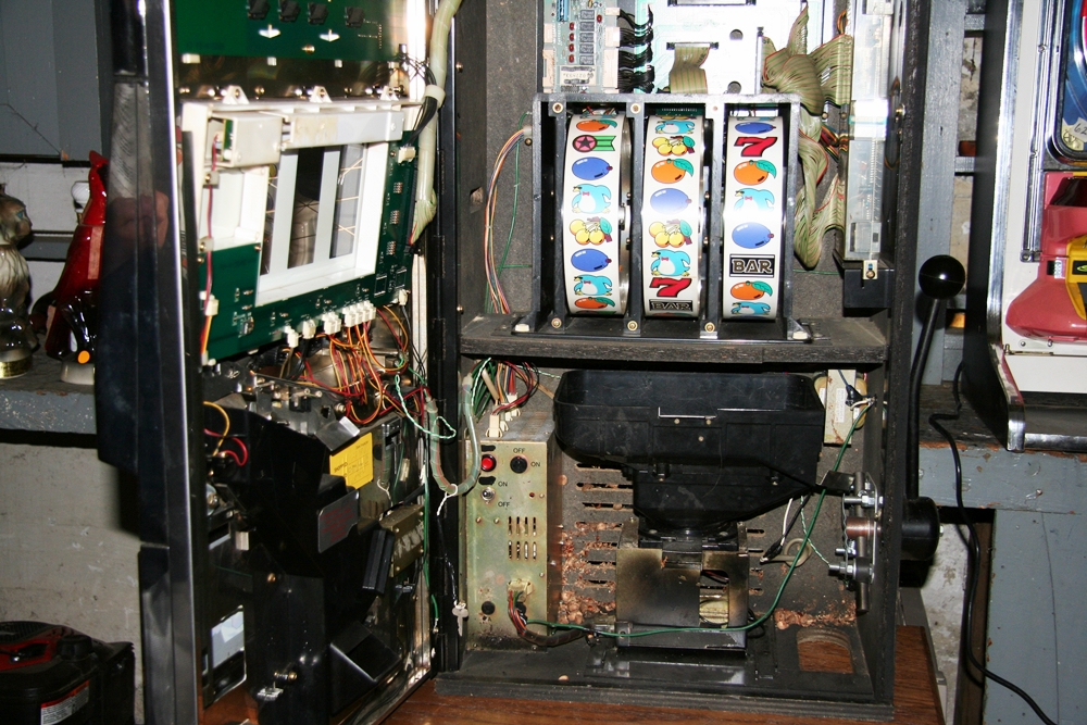 Pachislo Spunky Wave Slot Machine