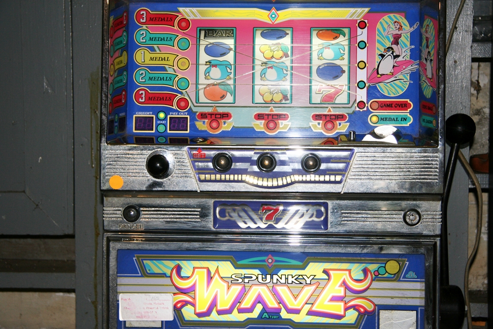 Pachislo Spunky Wave Slot Machine