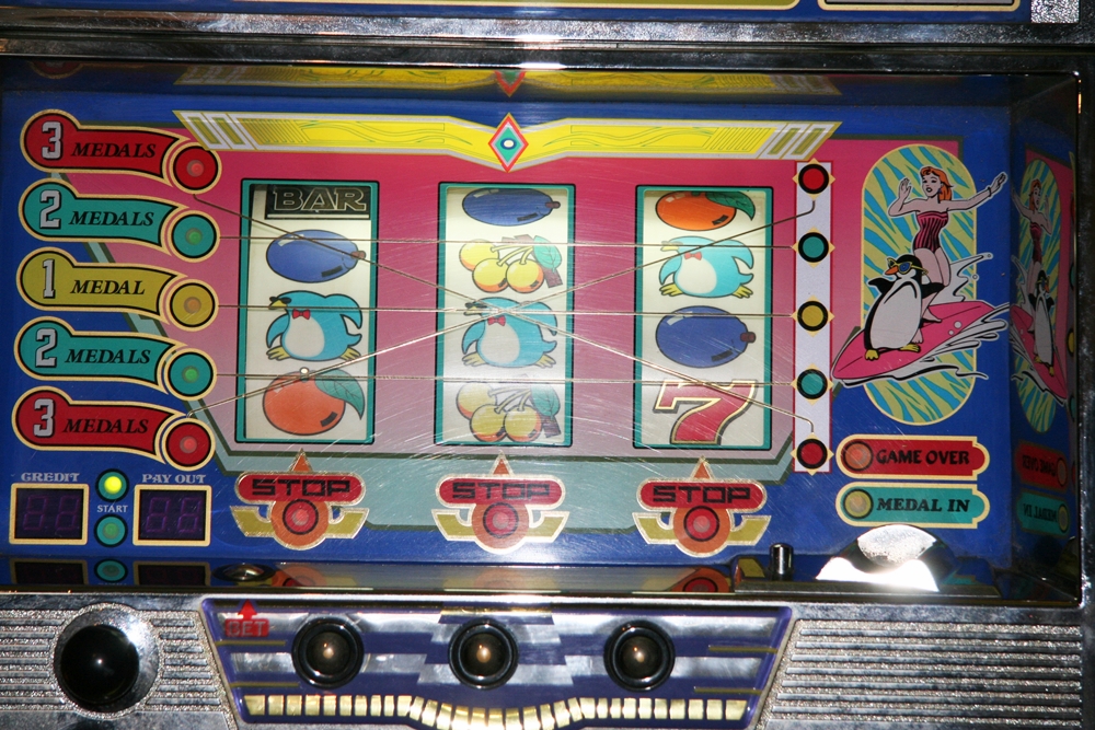 Pachislo Spunky Wave Slot Machine