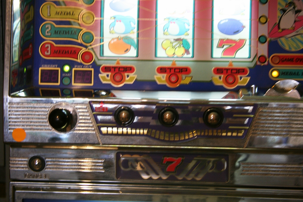 Pachislo Spunky Wave Slot Machine