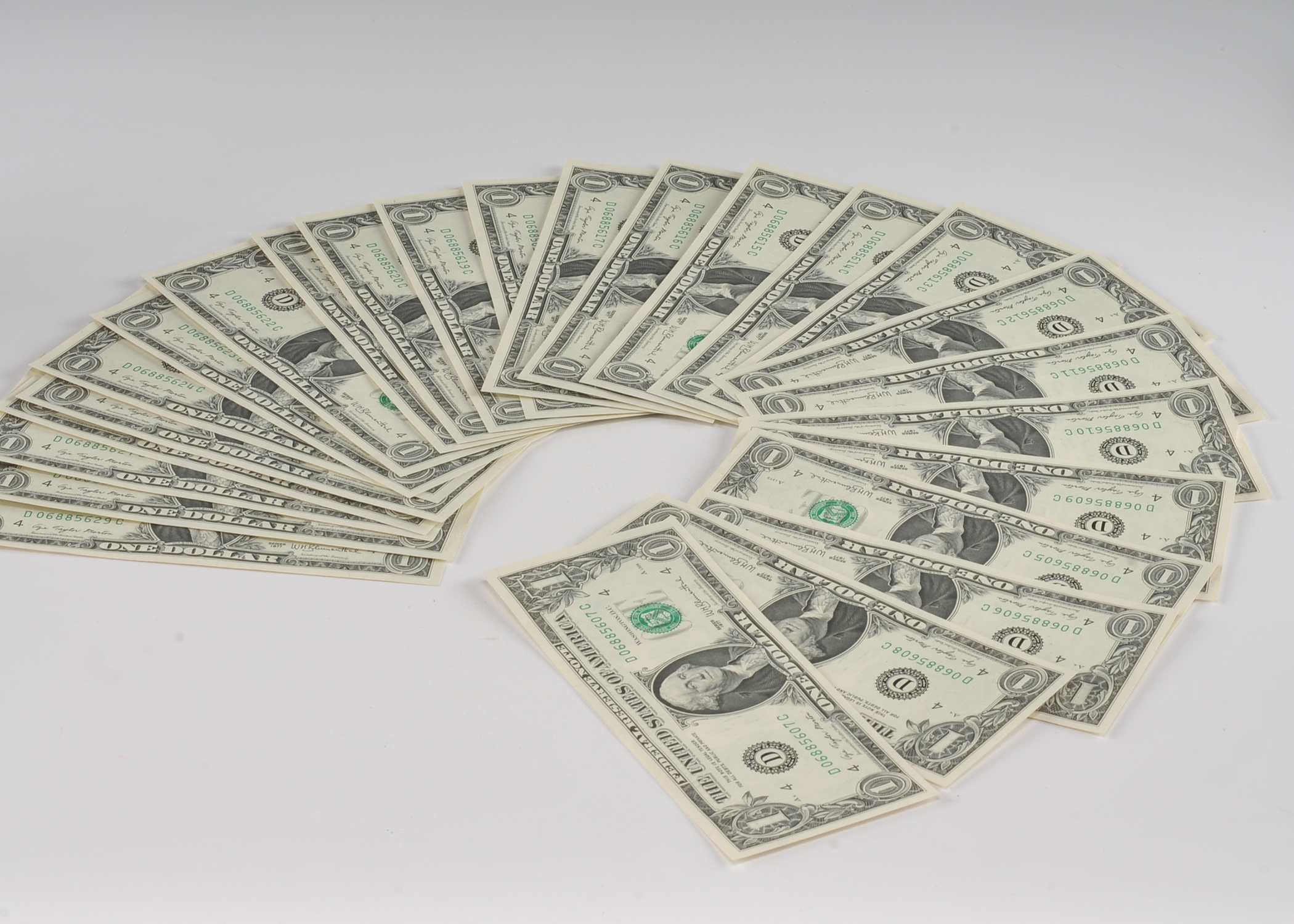 Group of (25) 1977 Green seal one dollar federal reserve notes with consecutive serial numbers