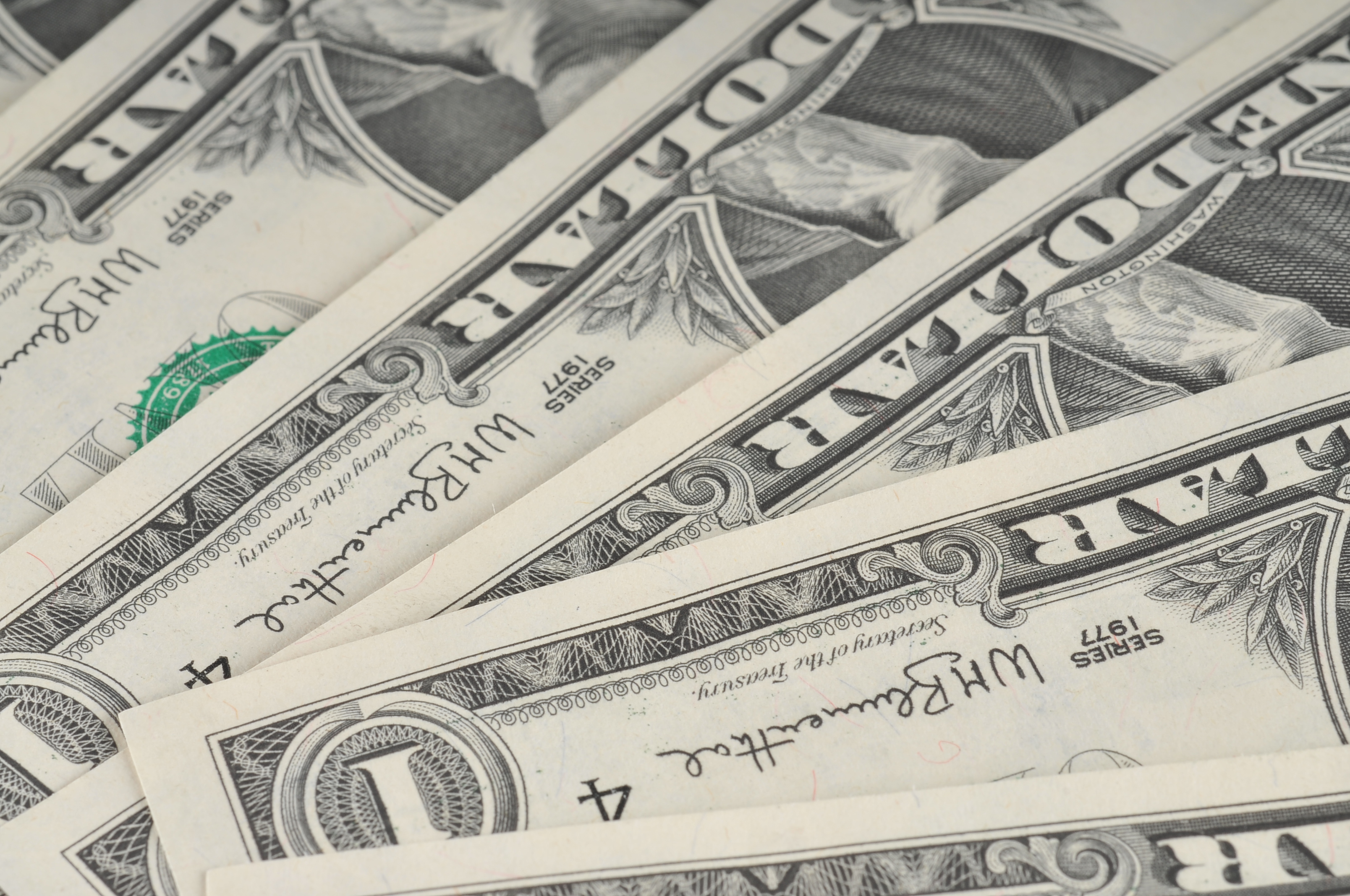 Group of (25) 1977 Green seal one dollar federal reserve notes with consecutive serial numbers