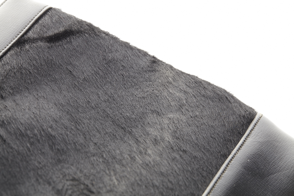 Lot of vintage and modern handbags