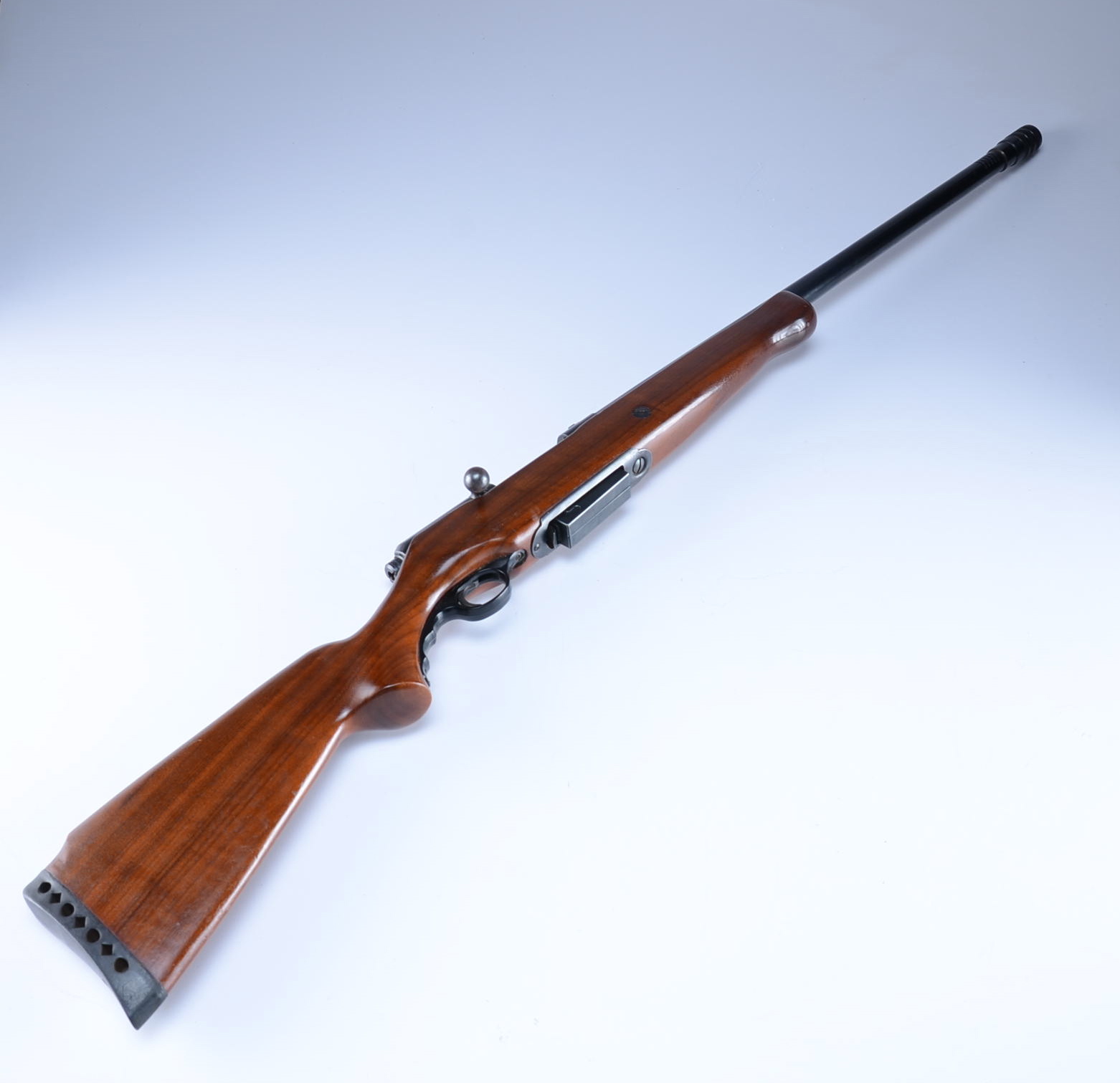 MOSSBERG Model 195 - 3-Shot, Takedown, 12 gauge , 2 shell detachable magazine.  